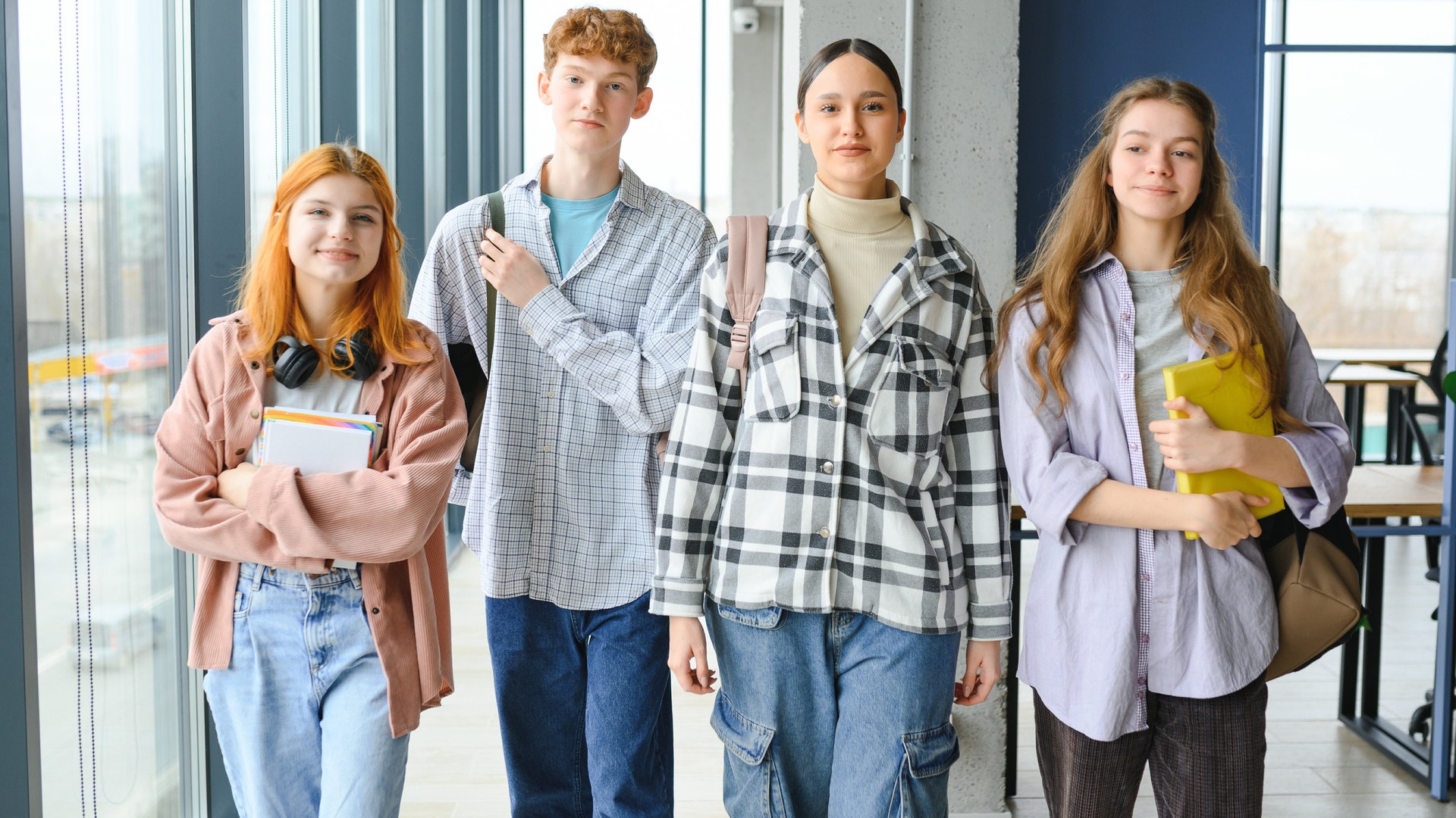 Des lycéens heureux en classe